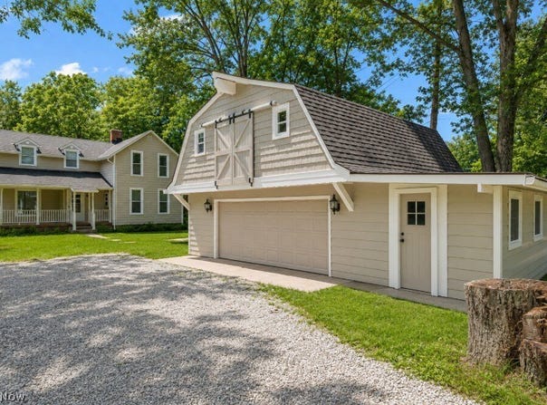 889 Grayton Road, Berea, OH 44017