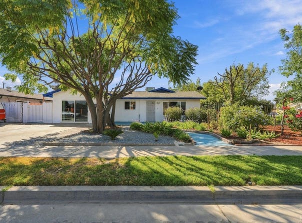 1435 Davis Street, Hanford, CA 93230