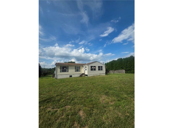 1242 Clark St, McKeesport, PA 15131
