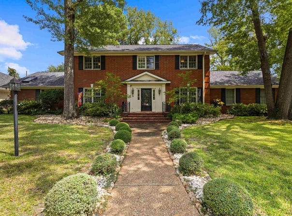 1318 Enchanted Ln., Longview, TX 75604