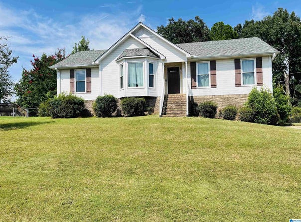 428 ALTAMONT DRIVE, PLEASANT GROVE, AL 35127