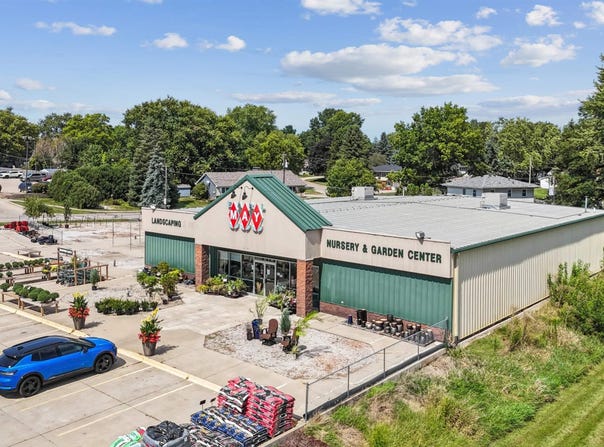 2306 1St Avenue E, Newton, IA 50208