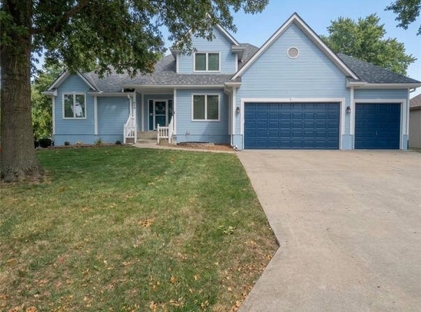 910 Sweet Cherry Place, Belton, MO 64012