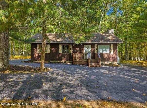 111 Forest View Drive, Hawley, PA 18428