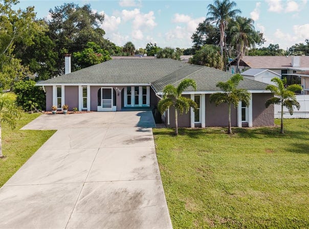 625 E BAFFIN Drive, VENICE, FL 34293
