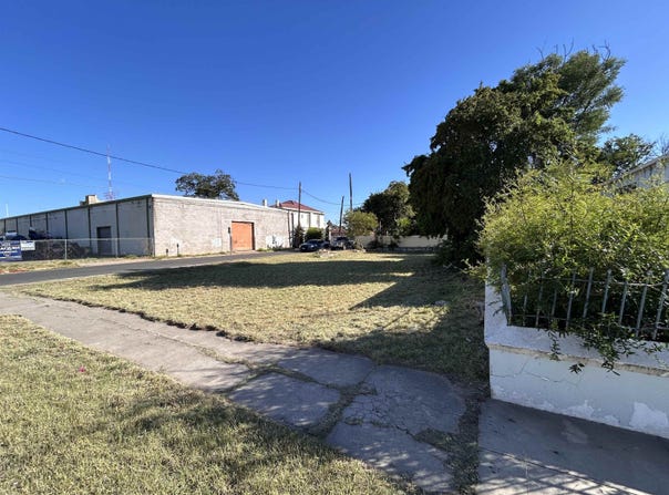 1601 Victoria St, LAREDO, TX 78040