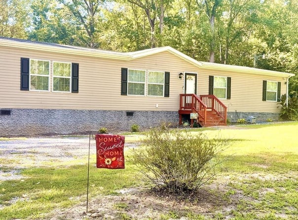 49 Ampthill Rd, Cartersville, VA 23027