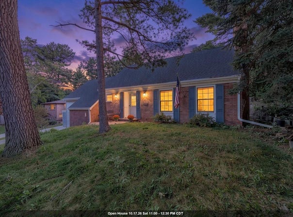 2859 ST ANN Drive, GREEN BAY, WI 54311-5827