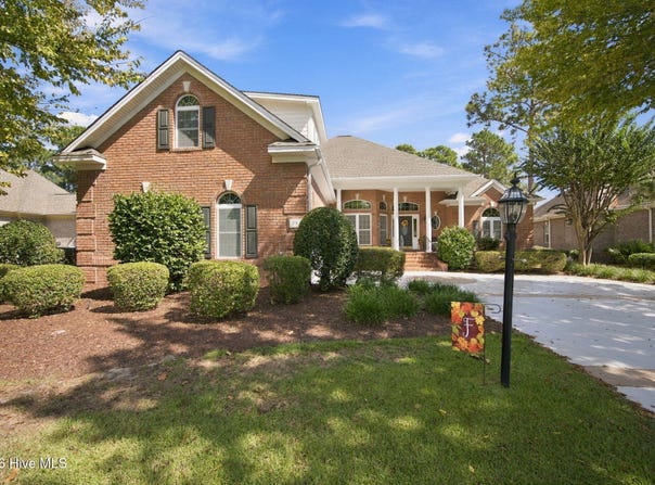 584 Dartmoor Way SW, Ocean Isle Beach, NC 28469