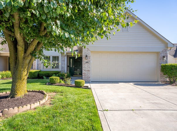 1698 Fairfield Circle, Greenfield, IN 46140