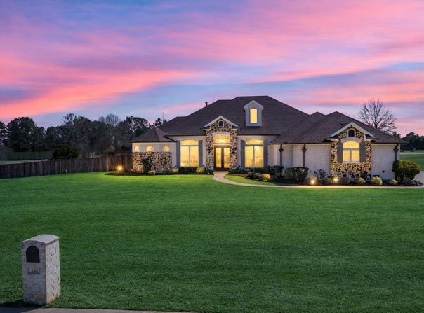 155 Ashbriar Lane, Longview, TX 75605
