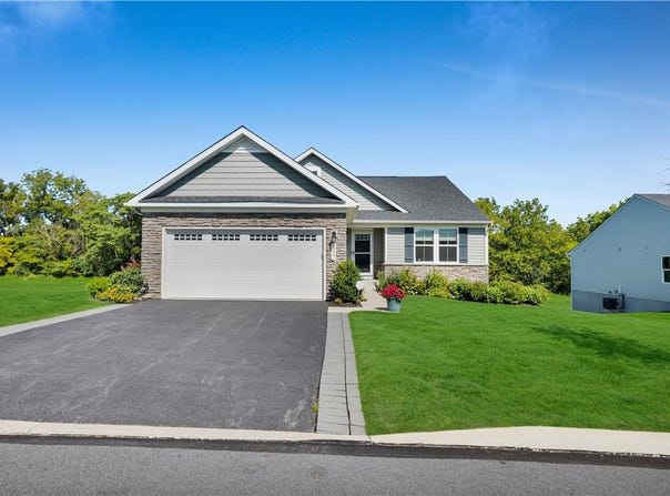 4221 Magnolia Lane, Whitehall Twp, PA 18052