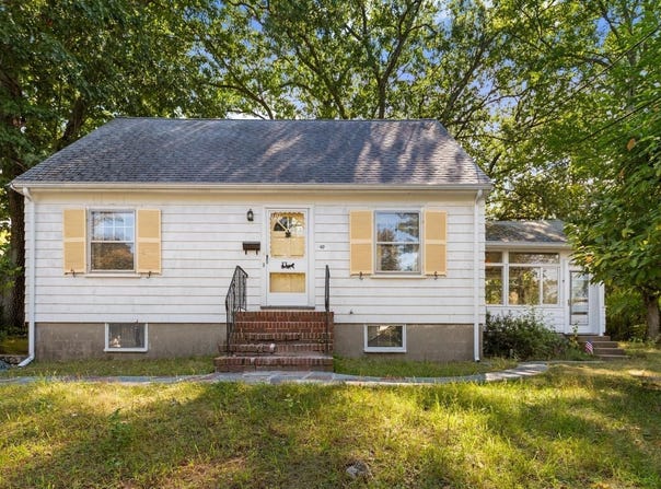 40 Valentine Rd, Arlington, MA 02476
