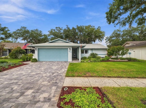 6841 CIRCLECREEK Drive, PINELLAS PARK, FL 33781