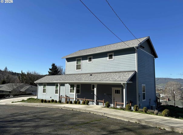 1413 E 16TH St, TheDalles, OR 97058