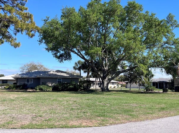 618 RUBENS Drive, NOKOMIS, FL 34275