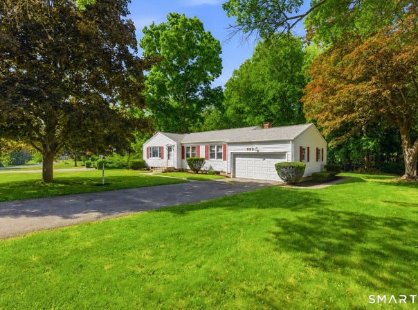 852 Brookside Drive, Orange, CT 06477