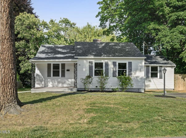 2 Maple Terrace, Delmar, NY 12054