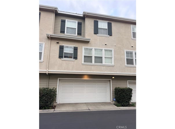 6227 Pacific Pointe, Huntington Beach, CA 92648