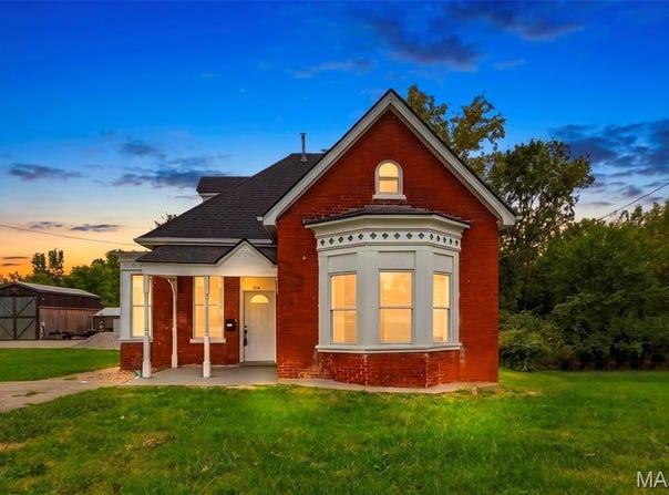 216 E Walton Street, Warrenton, MO 63383