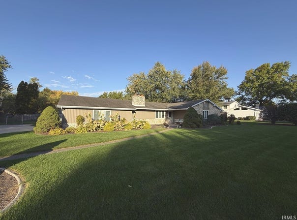 2824 Greenbriar Drive, Fort Wayne, IN 46804