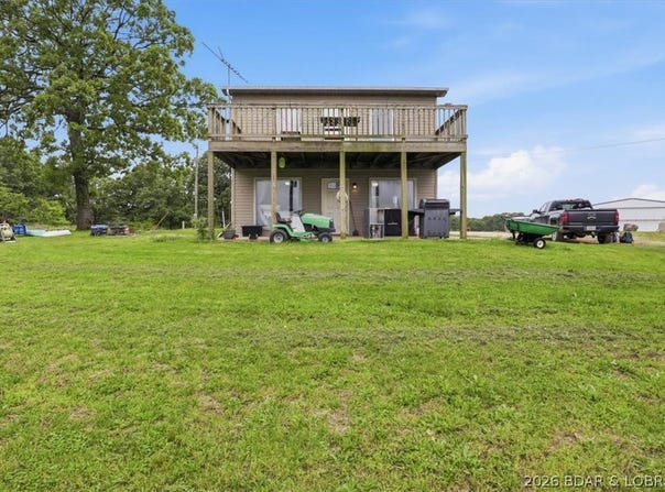 6453 North Circle Road, Stover, MO 65078