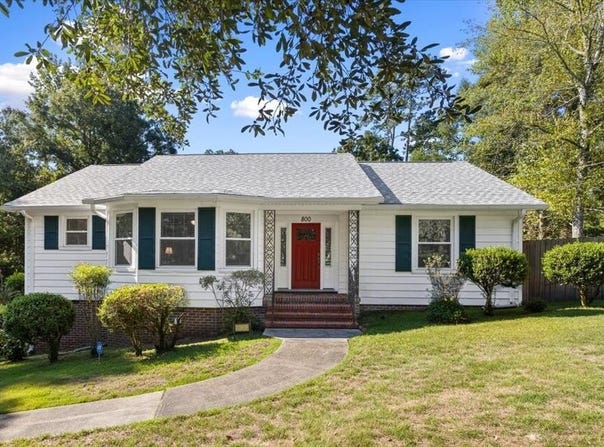800 W 15th St, LAUREL, MS 39440