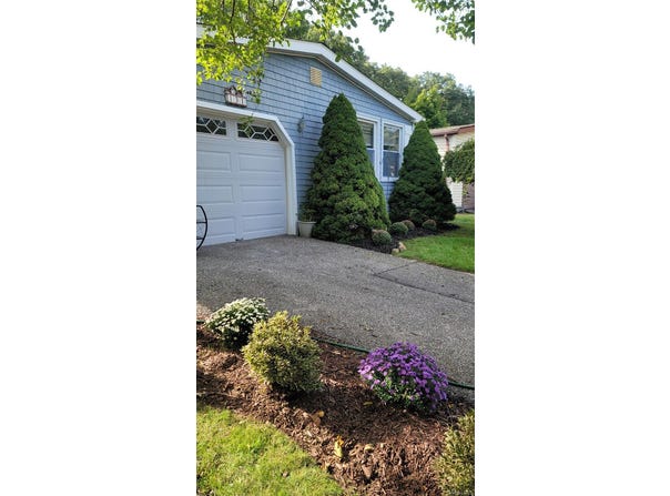 131 Village Circle W, Manorville, NY 11949