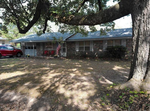 211 N Polk St., Mena, AR 71953