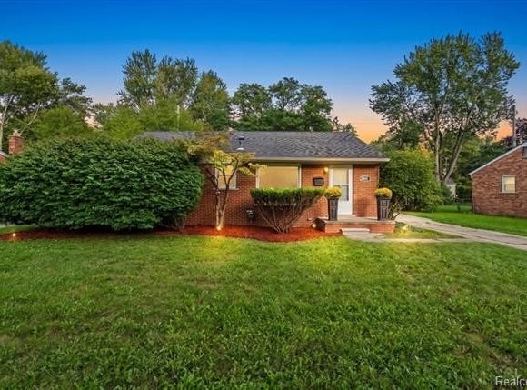28618 Spring Arbor Drive, Southfield, MI 48076