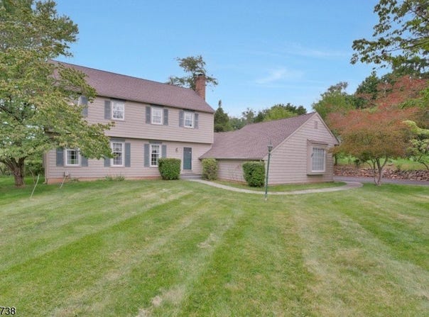 11 Amherst Ct, Clinton Twp., NJ 08801-3319