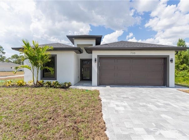 733 Phelps St E, LEHIGH ACRES, FL 33974