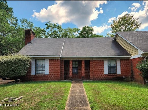 9a River Oaks Place, Jackson, MS 39211