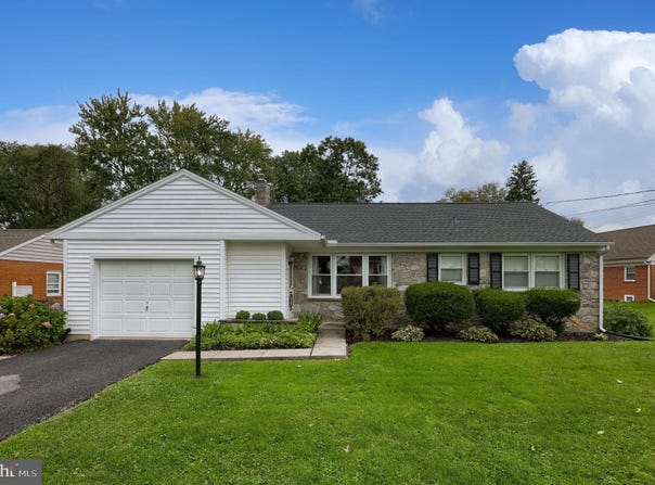 2197 VEUMONT Drive, LANCASTER, PA 17601