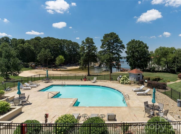17919 Kings Point Drive, Cornelius, NC 28031