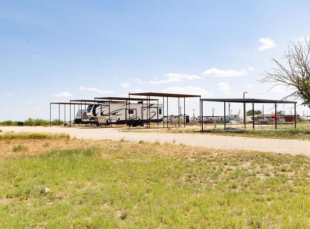 300 E 46th St, Monahans, TX 79756