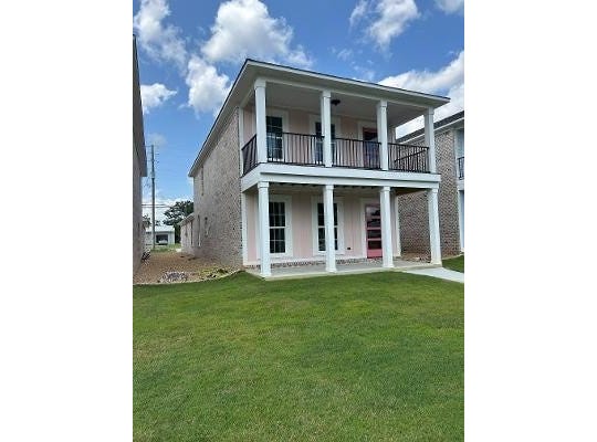 212 S 3rd St, Amory, MS 38821