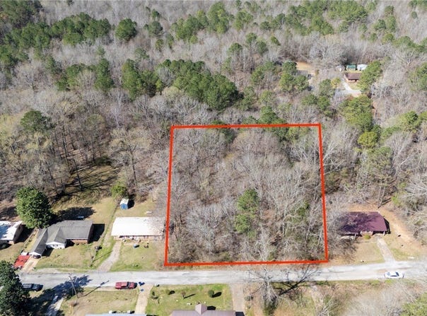 Wreen Street, York, AL 36925