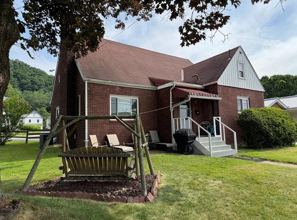 346 Grant St, Franklin, PA 16323