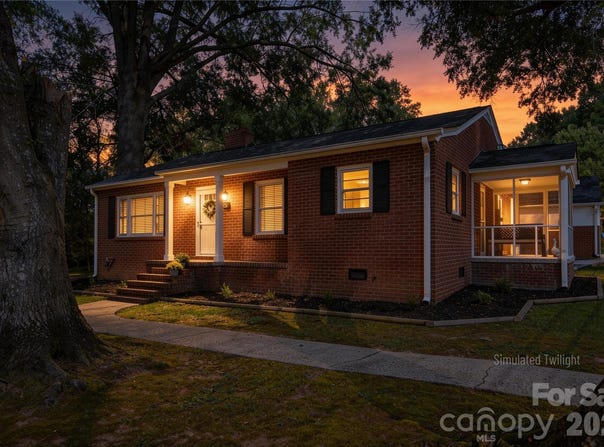 123 E Dixon Street, Lincolnton, NC 28092