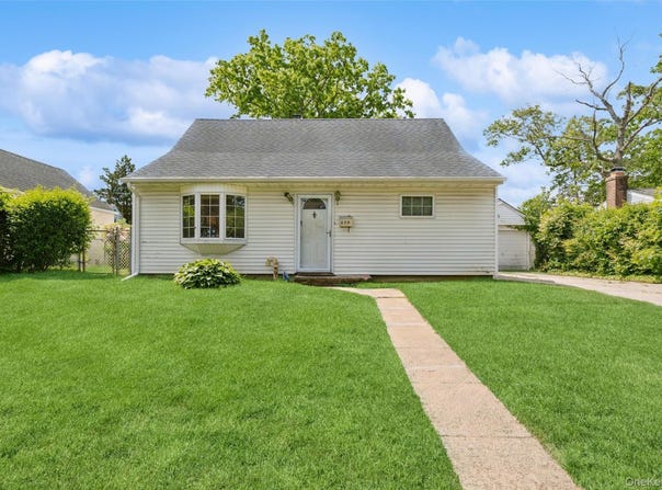 650 Eagle Avenue, West Hempstead, NY 11552