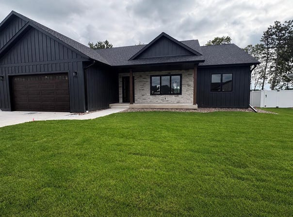 1419 Herb Ln, Holmen, WI 54636
