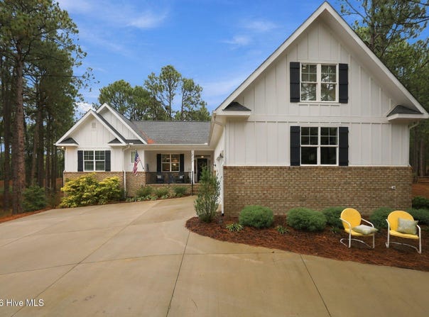 512 Longleaf Drive, West End, NC 27376