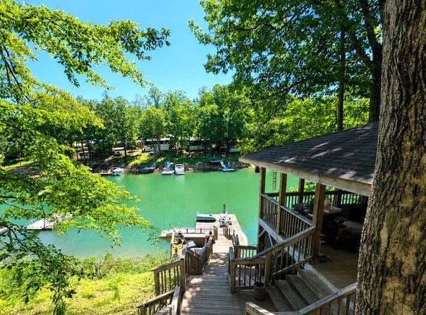 208 Munsons RD, Penhook, VA 24137
