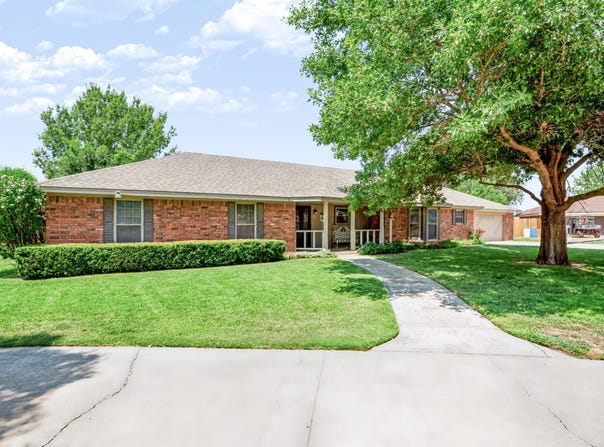 1701 Caddo Circle, Dalhart, TX 79022