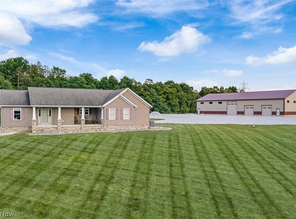 3788 Deerfield Avenue NW, North Lawrence, OH 44666