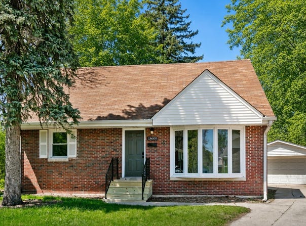 18600 Golfview Avenue, Homewood, IL 60430