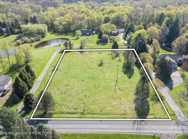 Upton Road, Bath, MI 48808