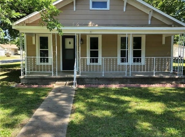 301 E 6th Avenue, Caney, KS 67333