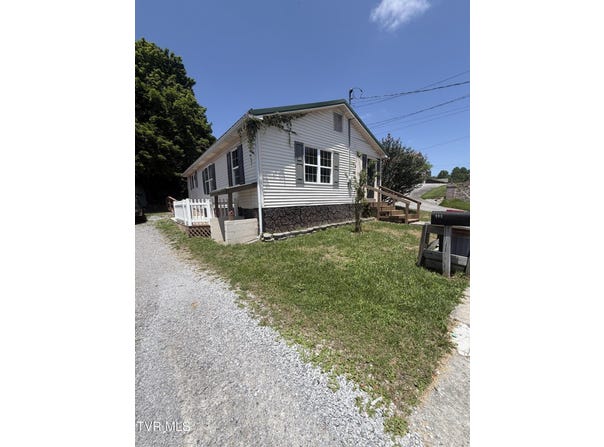 105 NE Virginia Avenue, Wise, VA 24293